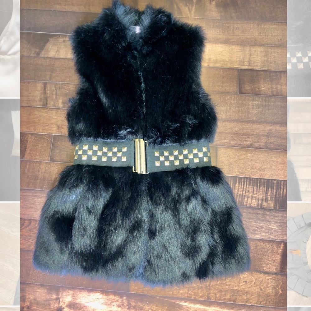 Romeo & Juliet Couture Small Faux Fur Black Vest